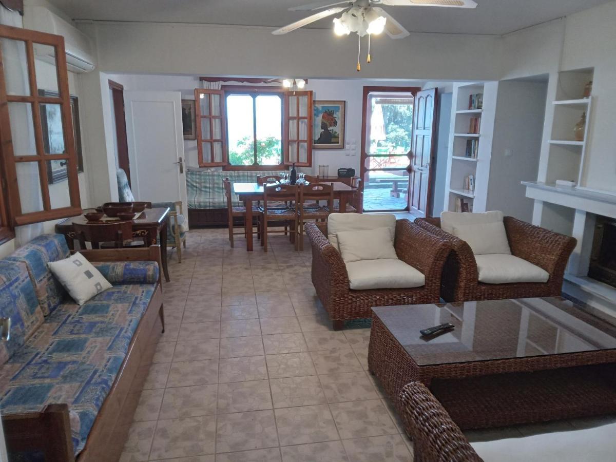 Fantastic House With A Wonderful View Of The Sea Villa Kapotidhes Bagian luar foto