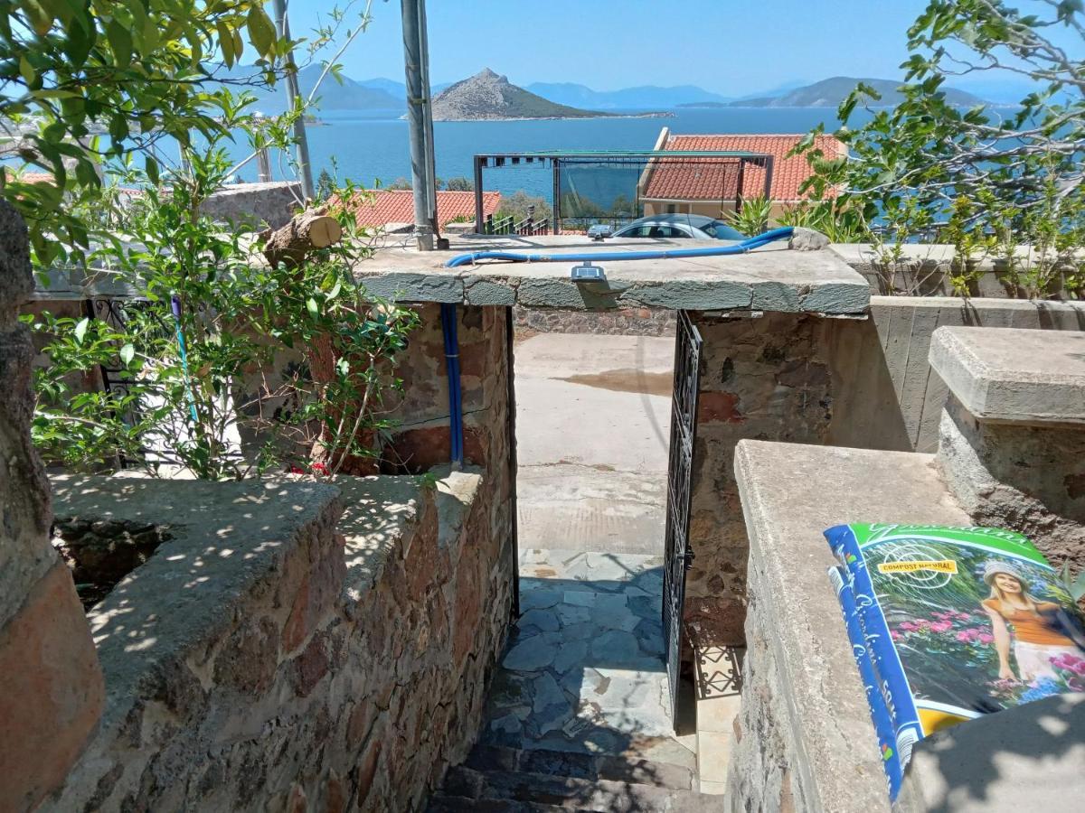 Fantastic House With A Wonderful View Of The Sea Villa Kapotidhes Bagian luar foto