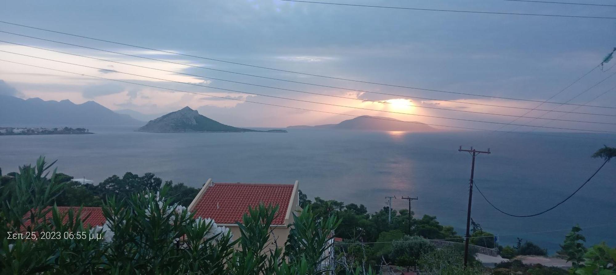 Fantastic House With A Wonderful View Of The Sea Villa Kapotidhes Bagian luar foto